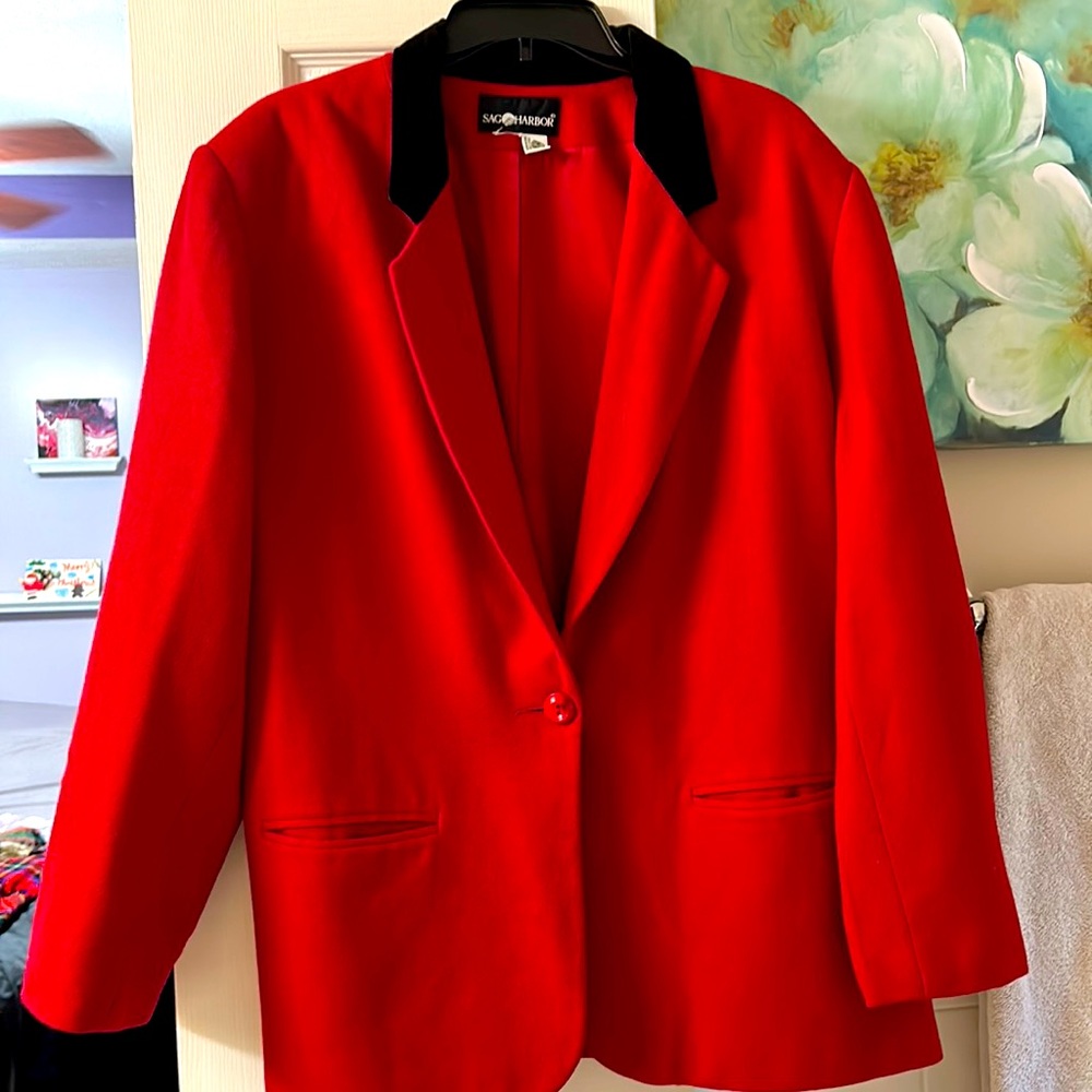 This Knit with velvet trim collar will dress you up and jeep you warm.
